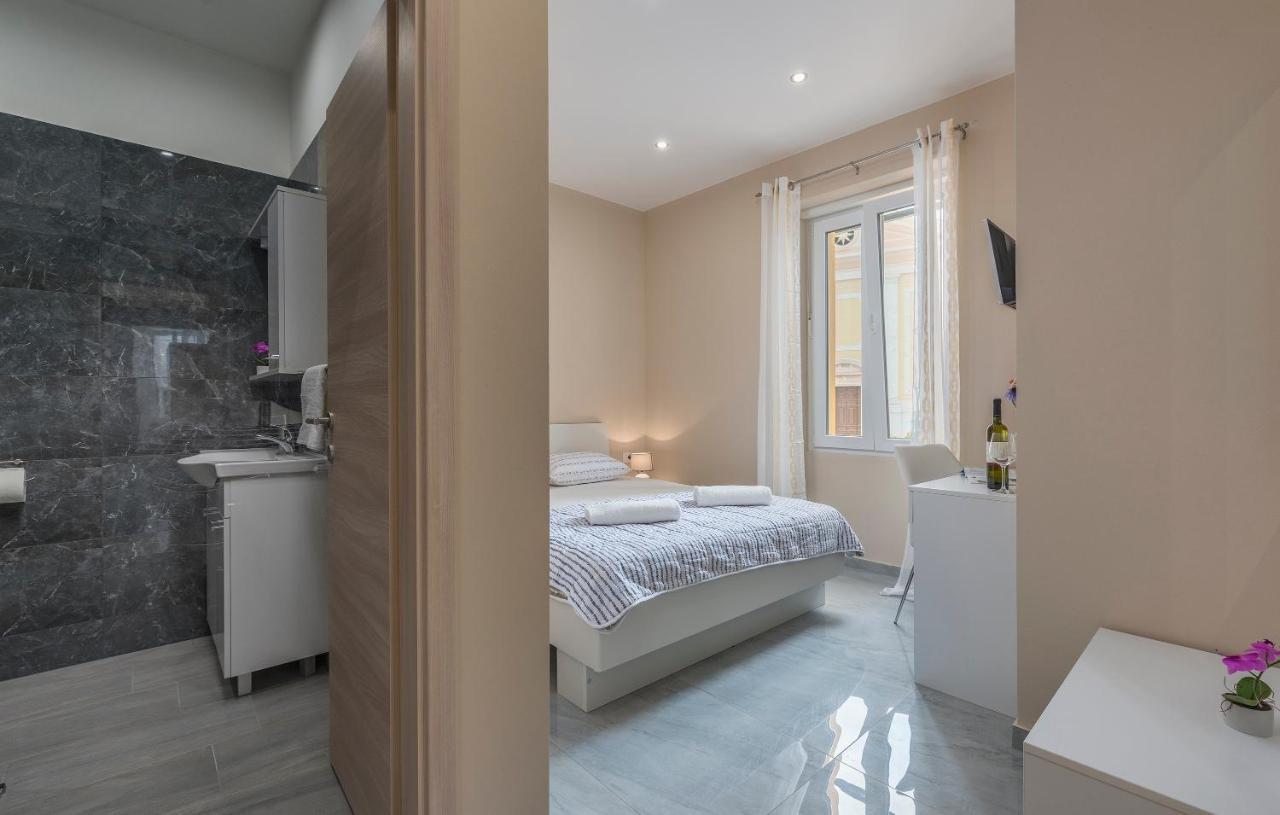 Roberto Rooms Porec Luaran gambar
