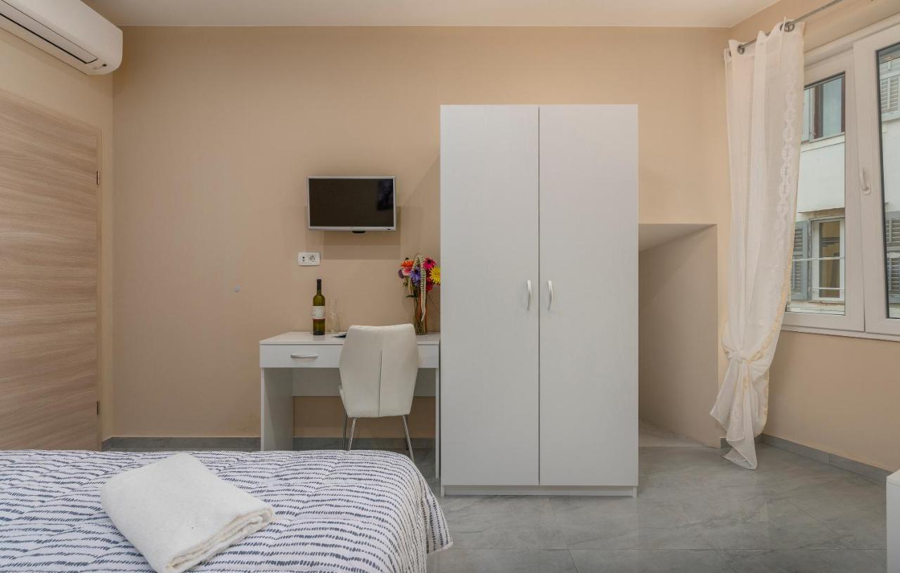 Roberto Rooms Porec Luaran gambar