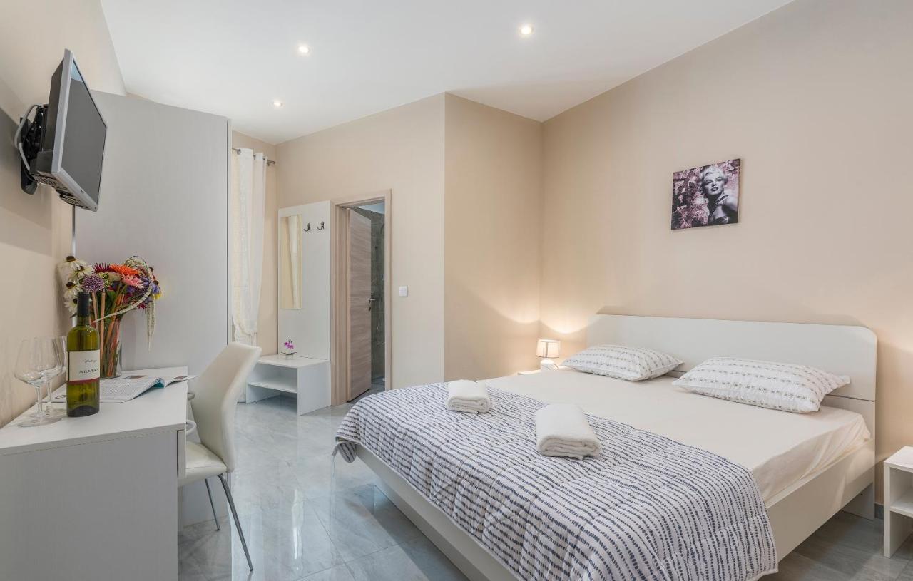 Roberto Rooms Porec Luaran gambar
